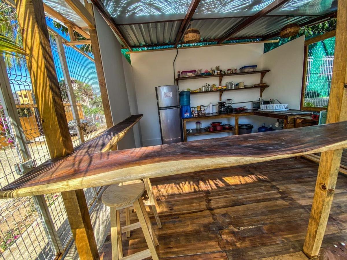 Shaka House Hotel Puerto Escondido  Exterior photo